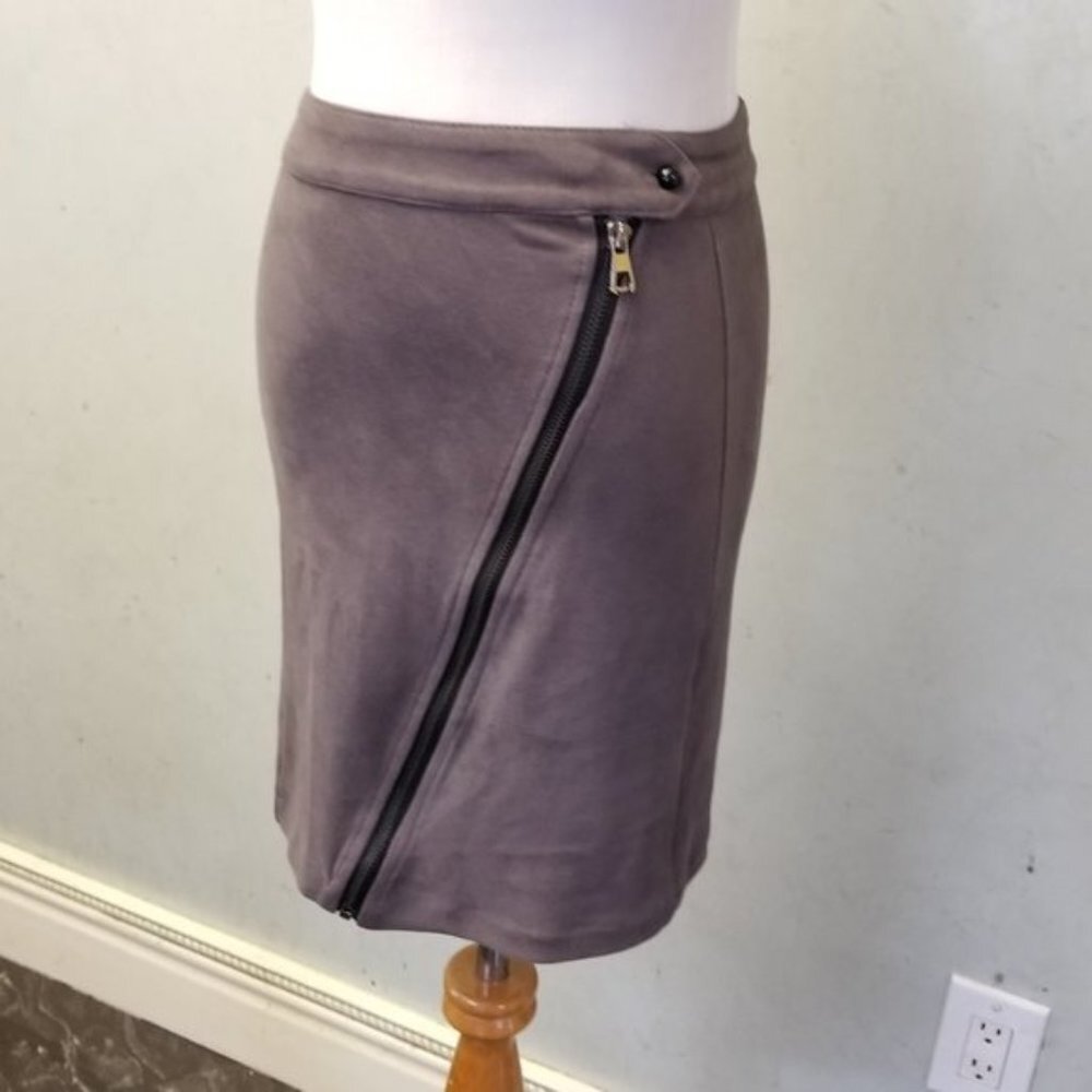 Anthropology gray faux suede Zip mini skirt  size XS (Y24)